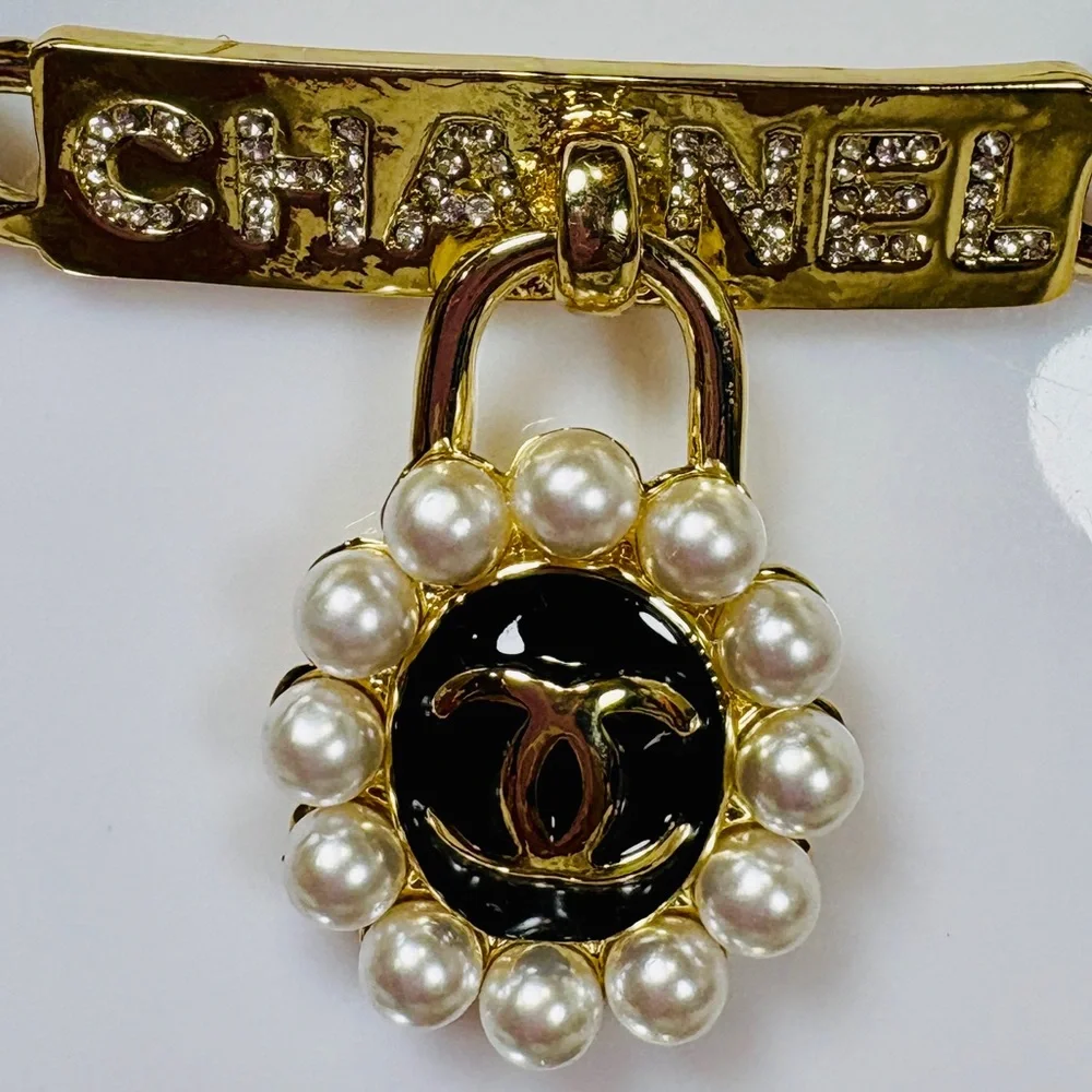 A-1DC-33: NECKLACE: Blk Pleather & Golden Braided Rope w/Faux Pearl Charm, NWOT